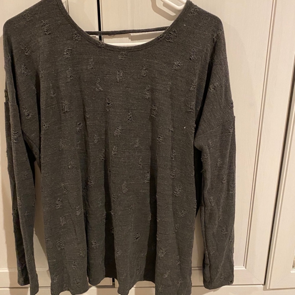 Ripped Light gray top with cute open back